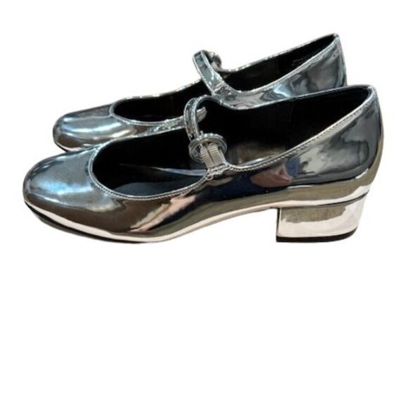 Steve Madden Silver “Spencir” Flats – Size 5.5 - Picture 2 of 6